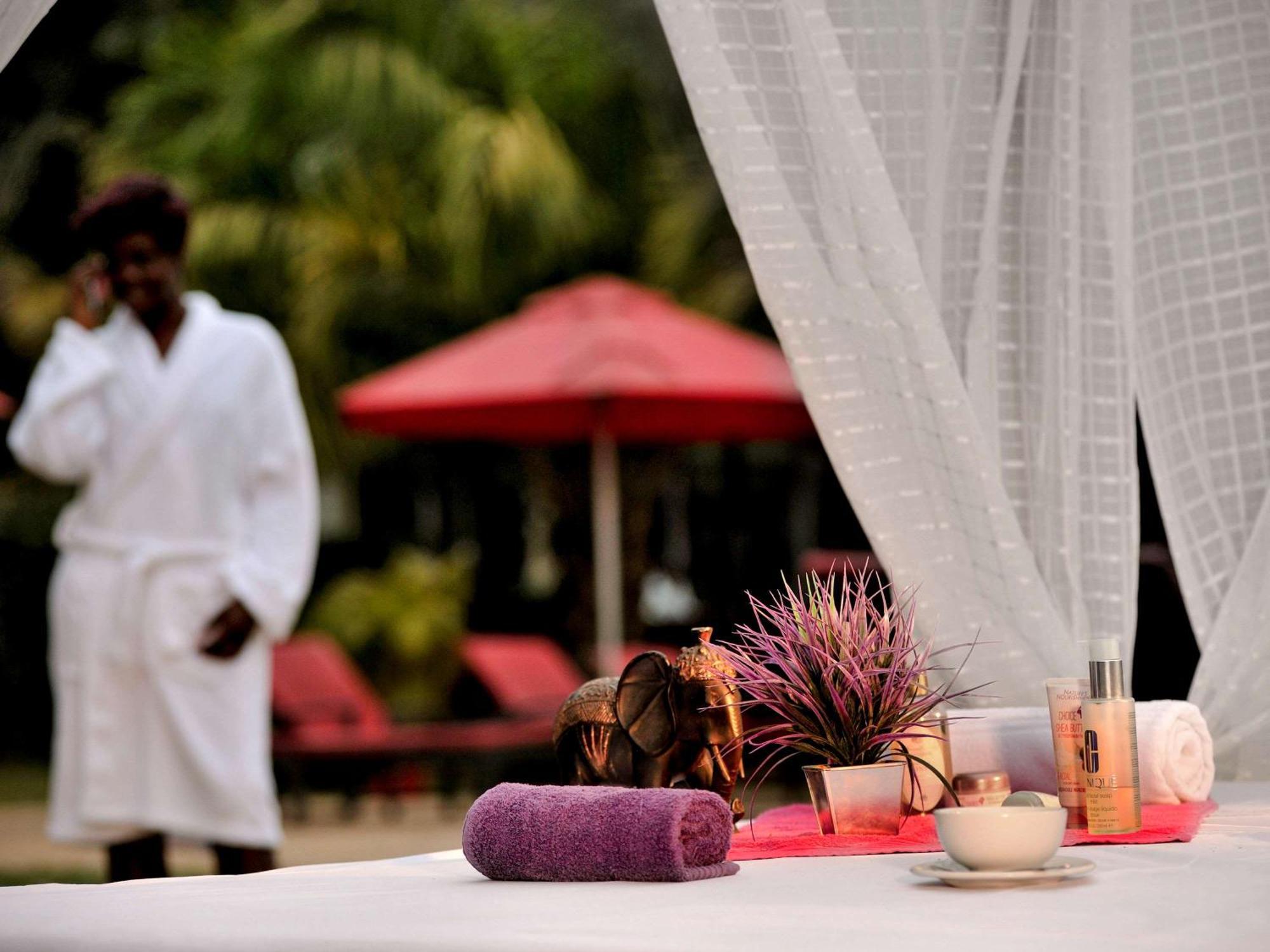 Pullman Lubumbashi Grand Karavia. Hotel Exterior foto